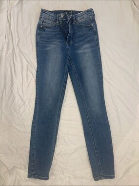 Judy Blue Skinny Jeans in Medium Blue Wash